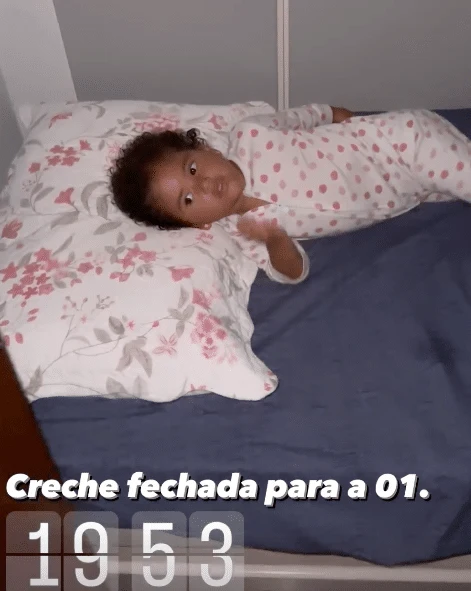 Heliana dormindo sozinha com 2 anos