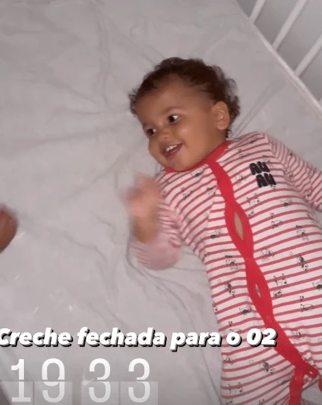 Agostinho dormindo sozinho com 1 ano